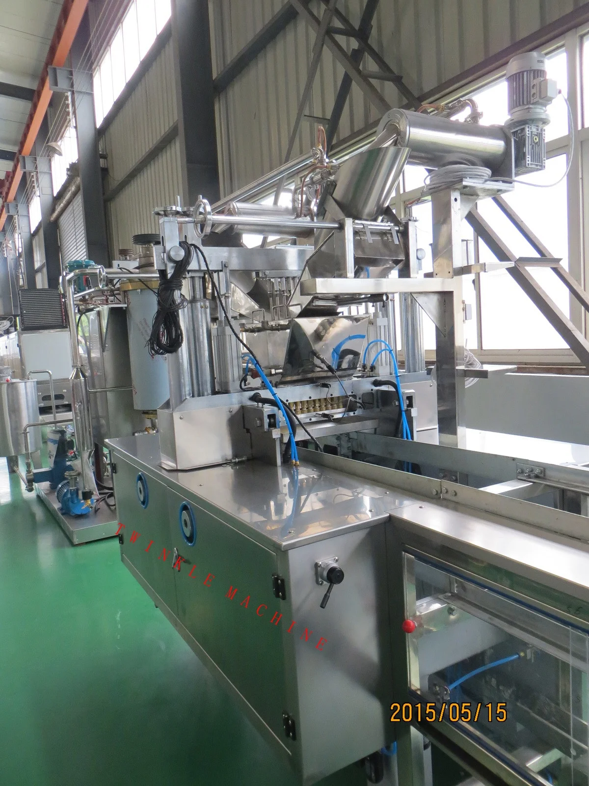 center filled jam toffee candy making machine