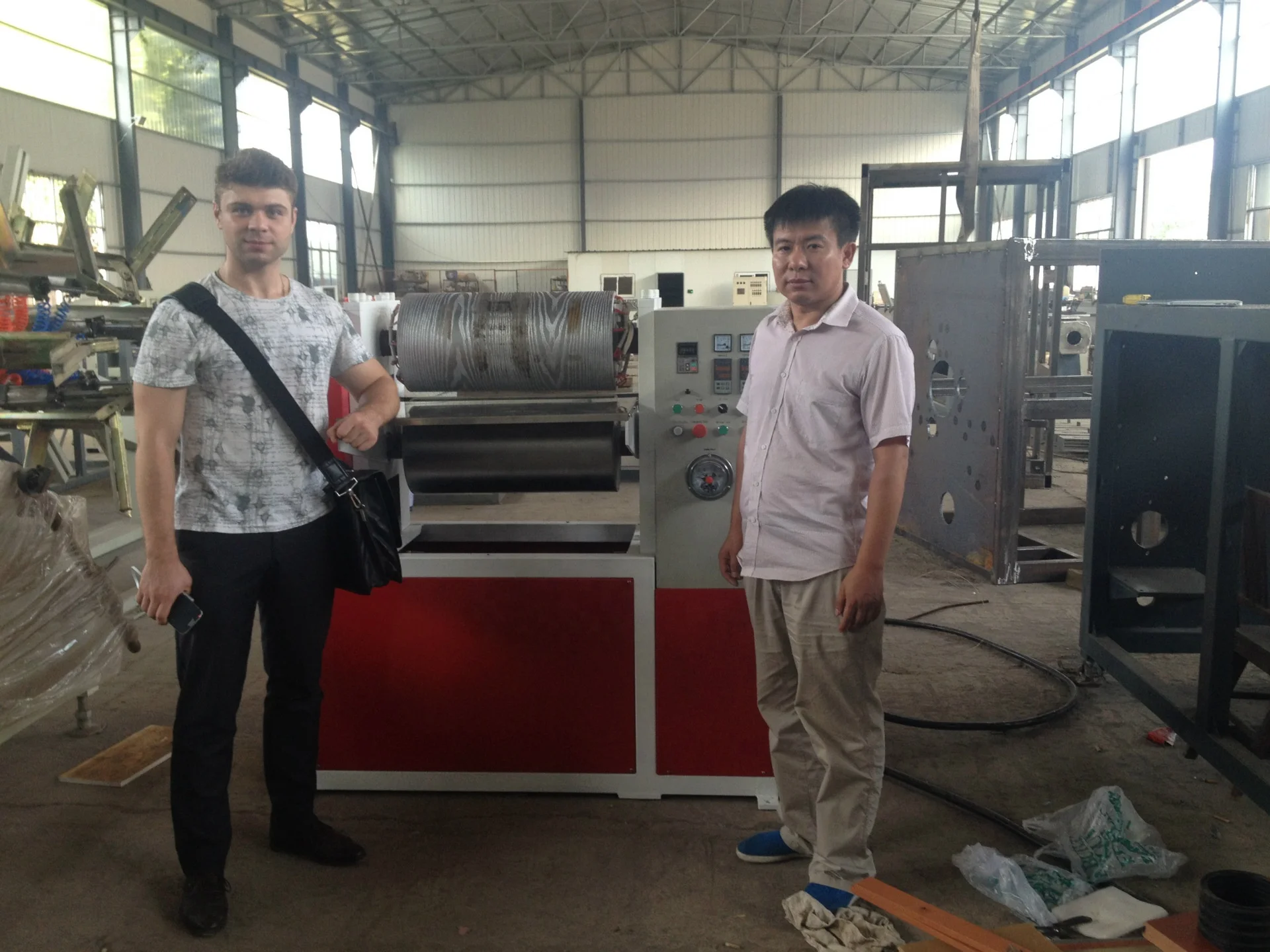 
plastic embossing machine 