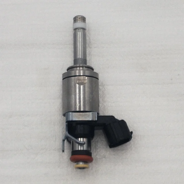 Auto Engine Parts Fuel Injector OEM P510-13-250 Gas Nozzle for Mazda 3