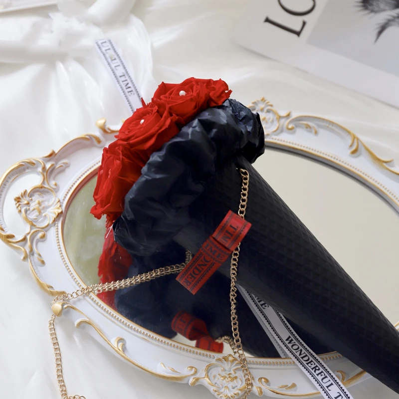 Ice cream cone shape flower box small portable hand hold hanging rose flower bouquet florist floral flower packaging with handle