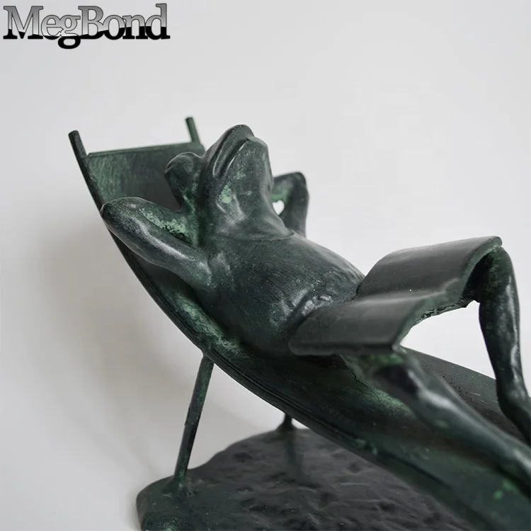 Classic metal frog lying on beach office table gift for decoration, metal frog table figurine