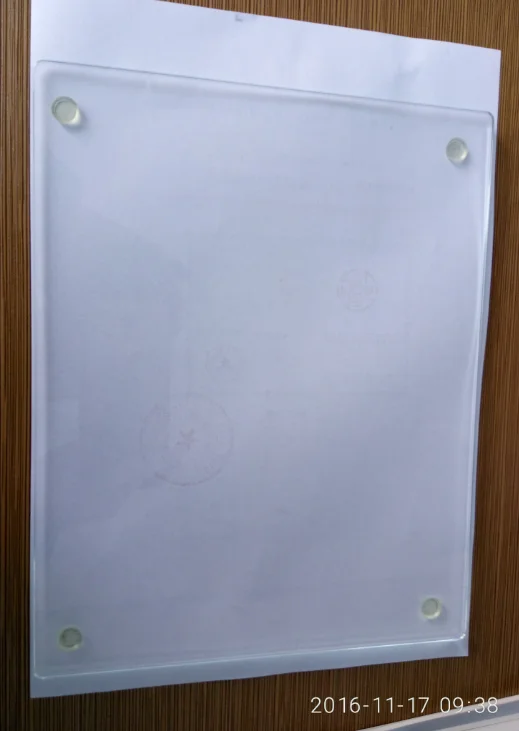 China Manufacturer Wholesale 4mm 5mm Printed clear Tempered Glass Cutting Boards With Hole for Hand