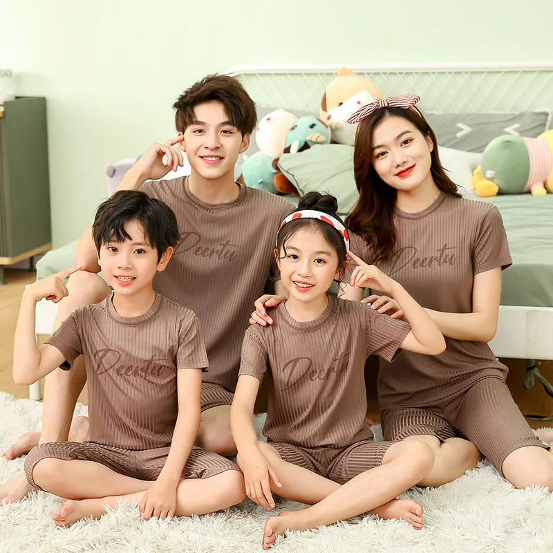 Wholesale Spring Summer Polyester Ice Silk Kids Family Sleepwear Pajamas Set Home Wear Clothing Set