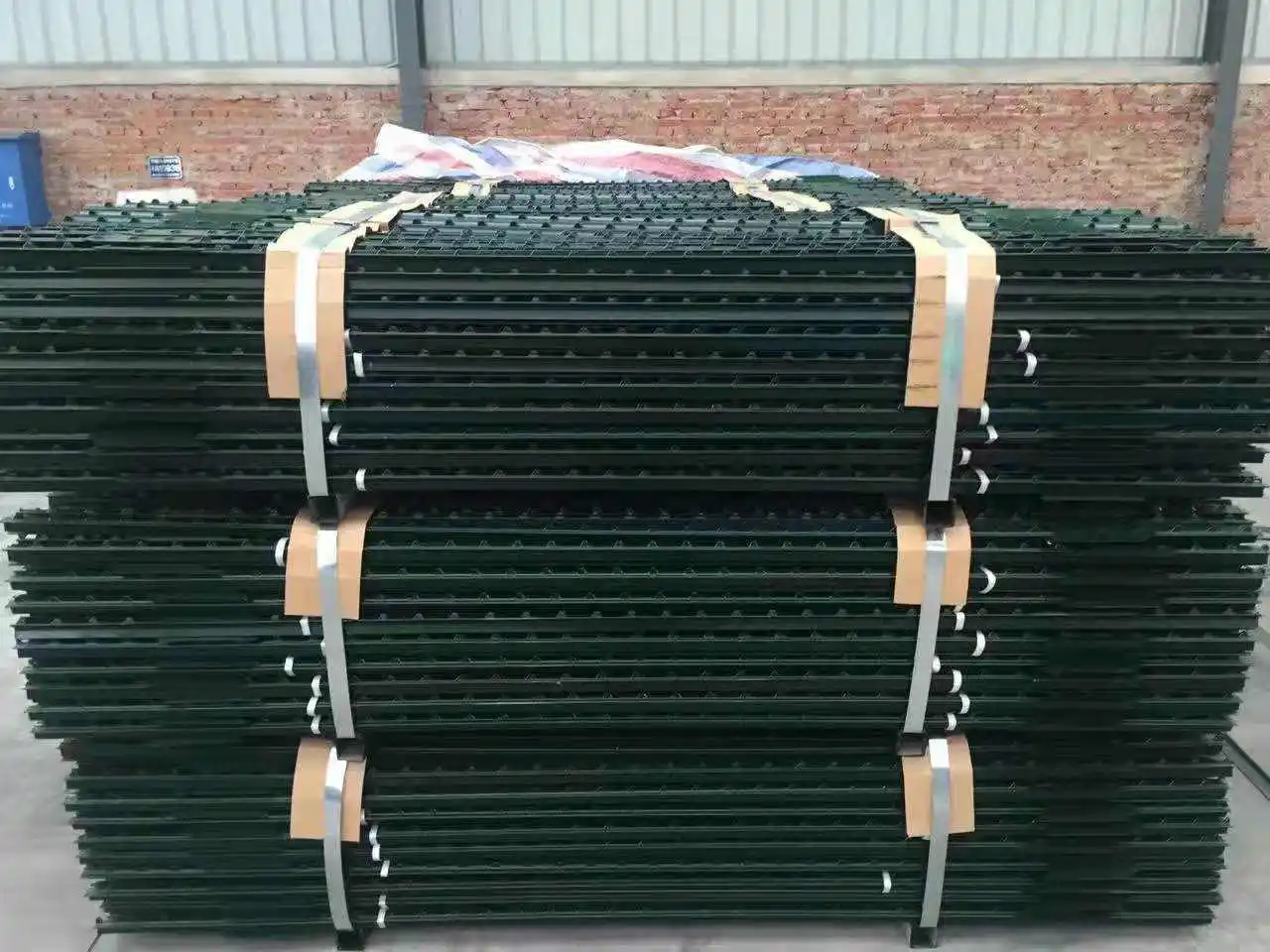 Steel T Post Studded T Post /Steel Fence Post /Steel T Post Used For Cattle 7 ft