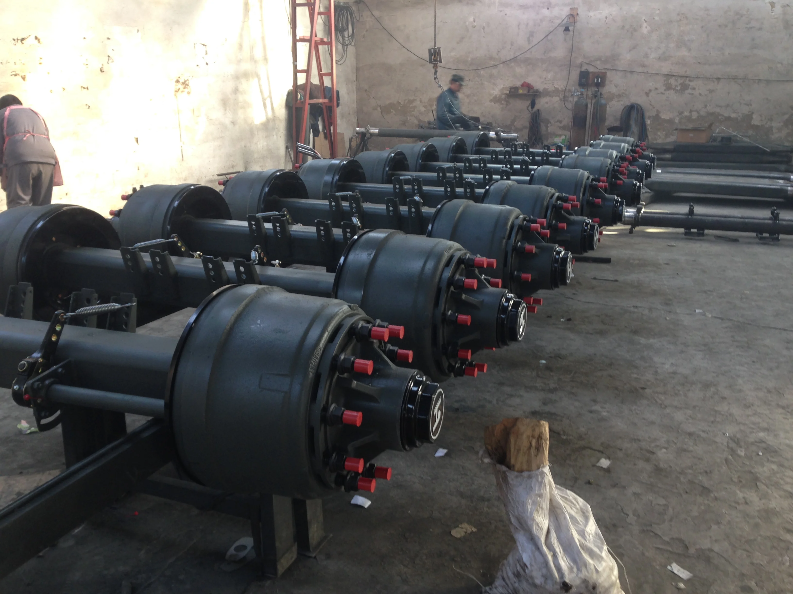 Track 1840mm Fuwa Axle Hot Sale Semi Trailer Axle Made In China