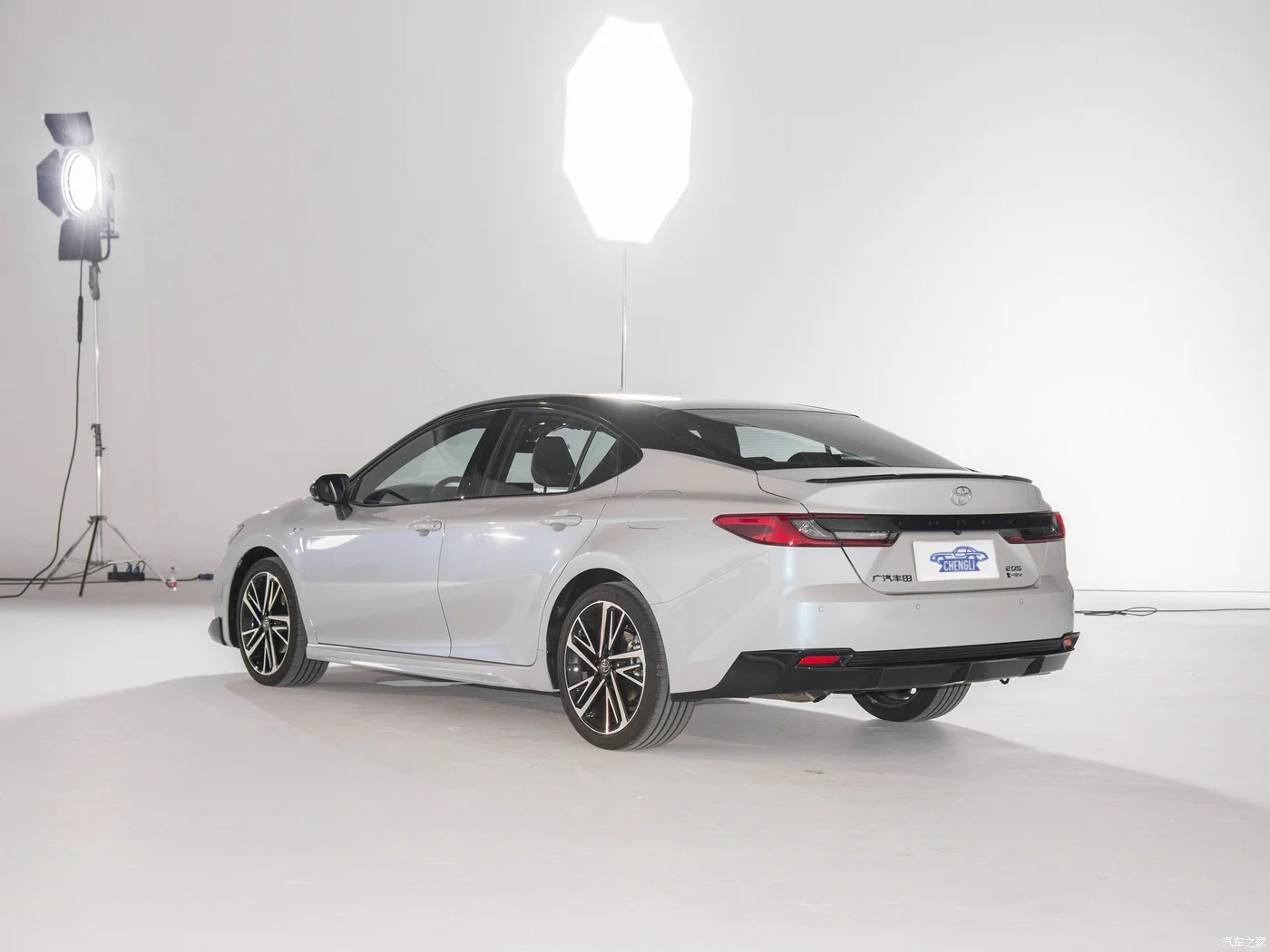 Gac Toyota Camry 80 Hybrid 2.0L 2.5L новый автомобиль SE