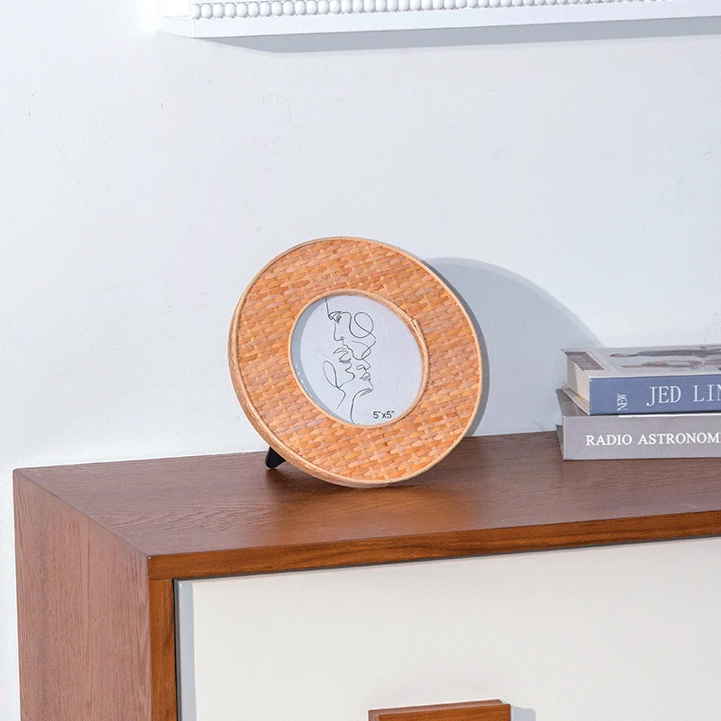 Handmade round rattan photo frame display table top rattan decoration picture frame