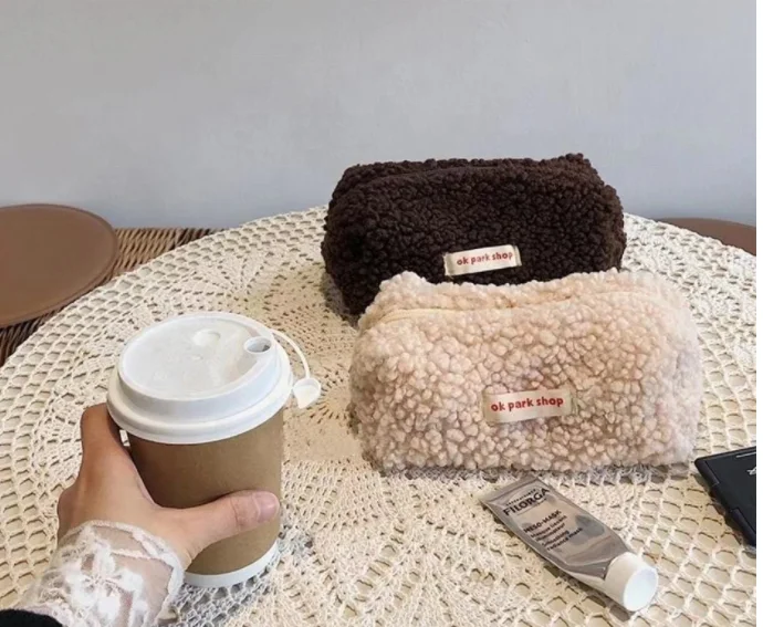 2021 Winter Popular Cute Plush Cosmetic Bag Small Pouch Makeup Bag