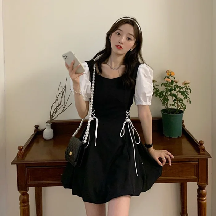 Маленькая черная юбка Диабло летнее платье нового дизайна с рукавами-пузырями собранной талией жареное уличное в стиле Хепберн