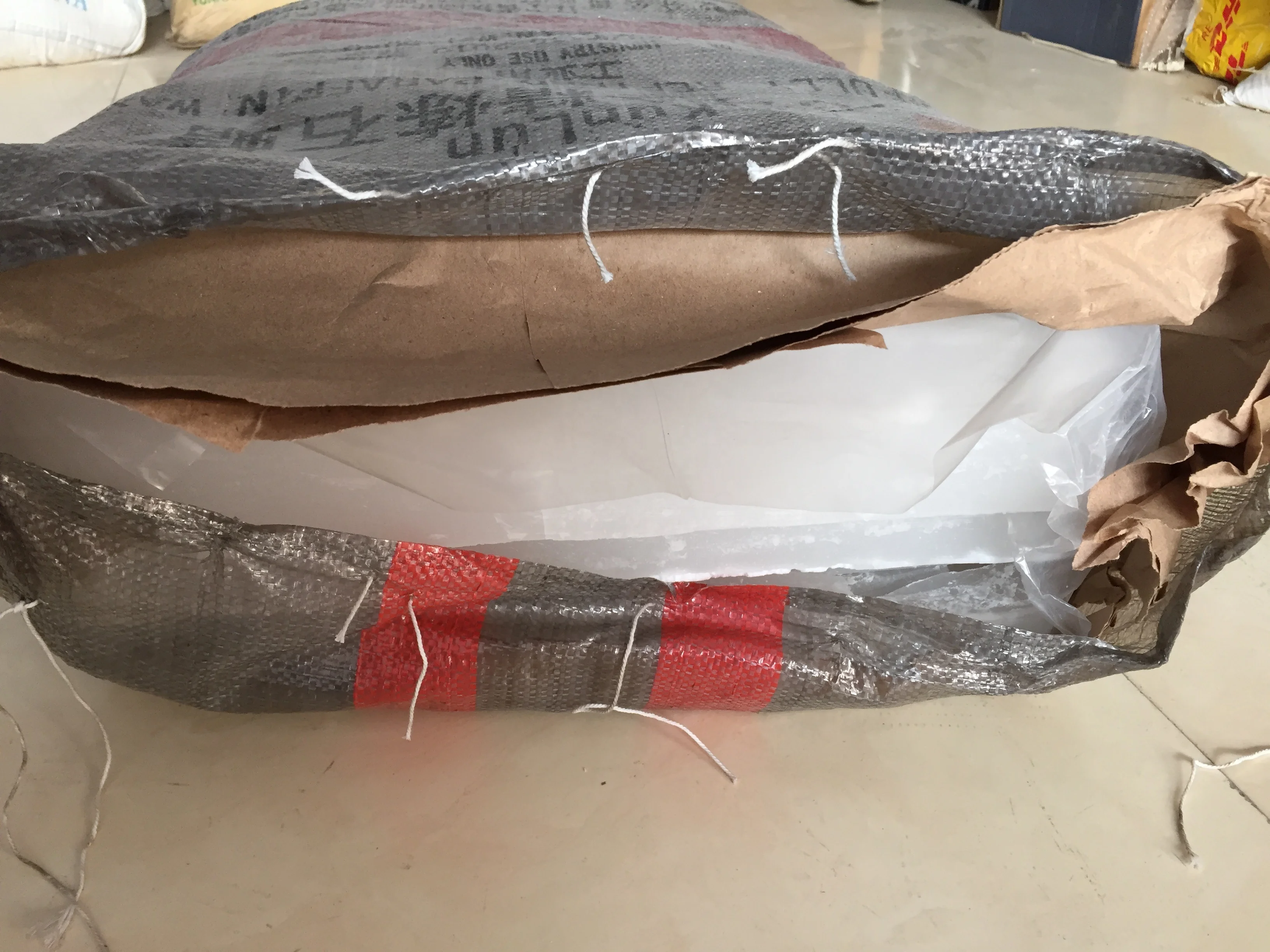 Petro China low oil content 58-60 60-62 62-64 Fully refined/semi refined paraffin wax for candle making