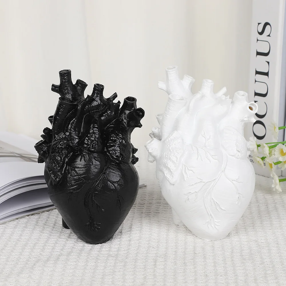 Black and white heart vase creative heart shape home desktop decoration resin crafts