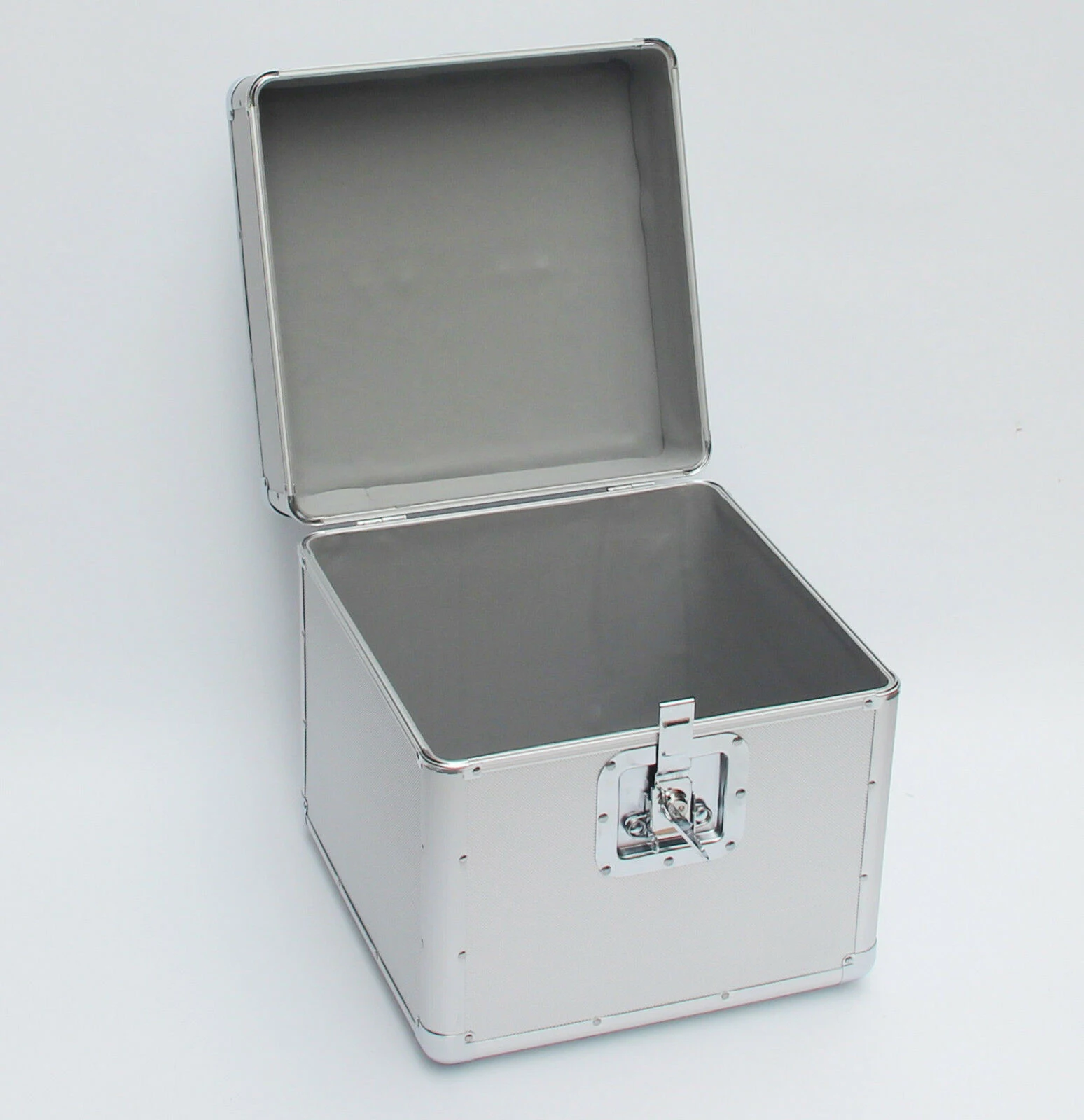 Silver Moisture-proof Aluminium Durable LP Record Case Factory Price Vinyl Records Case Customized Aluminum Casing