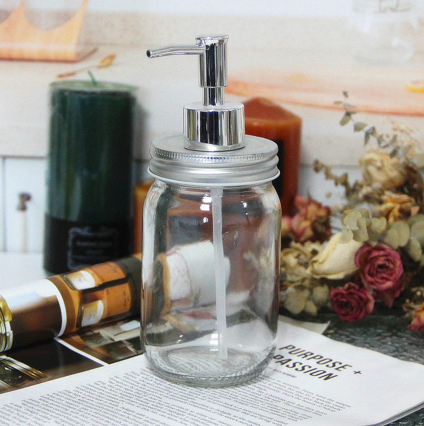 Wholesale hotselling glass bathroom liquid soap dispenser bottle glass soap pump bottle with pump lid for home Sanitary decor