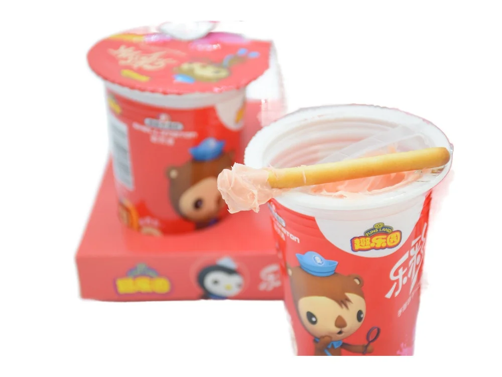 OEM Cookies Chocolate Coated Biscuits Strawberry Cream Mini Lady Finger Biscuits Custom Chocolate Wafer Stick Biscuit Snack Cup