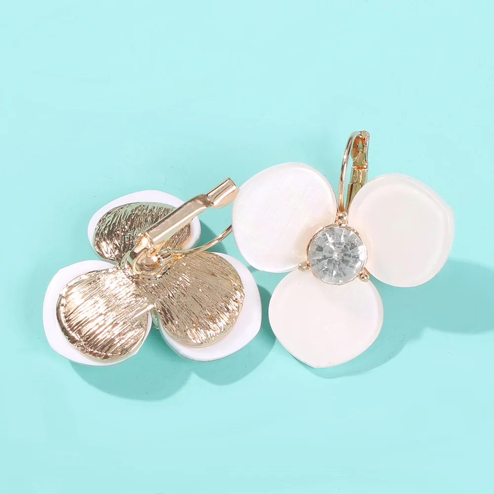 2020 Fashionable Elegant White Flower Dangle Earrings For Women