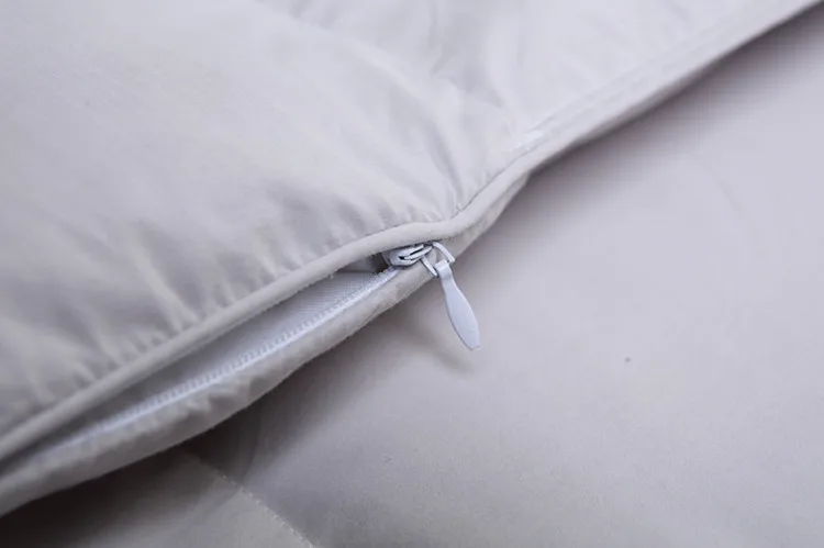 220 x 240 cm High quality luxury soft hotel white goose down quilt