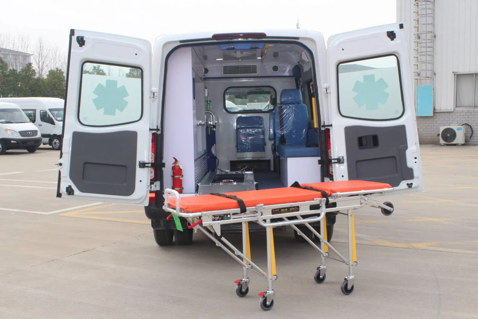 
SYP SH3500 New Condition Petrol ICU Transit Medical Clinic Emergence Vehicles Electric Ambulance Car 