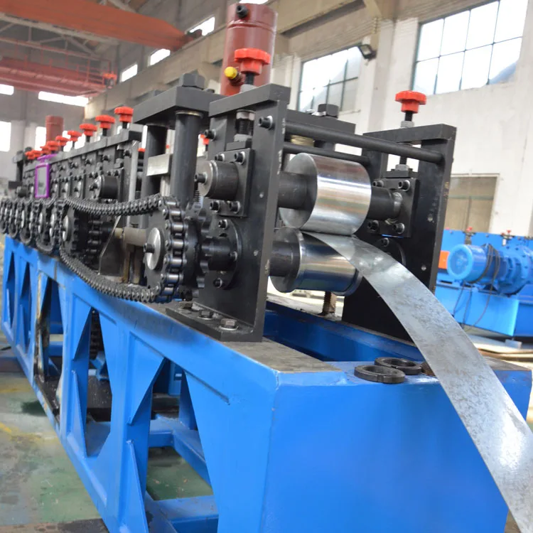 Customized OEM 0.75-0.9mm Galvanized Steel Shelves Pallet Rack Support Hat Channel Roll Forming Machine