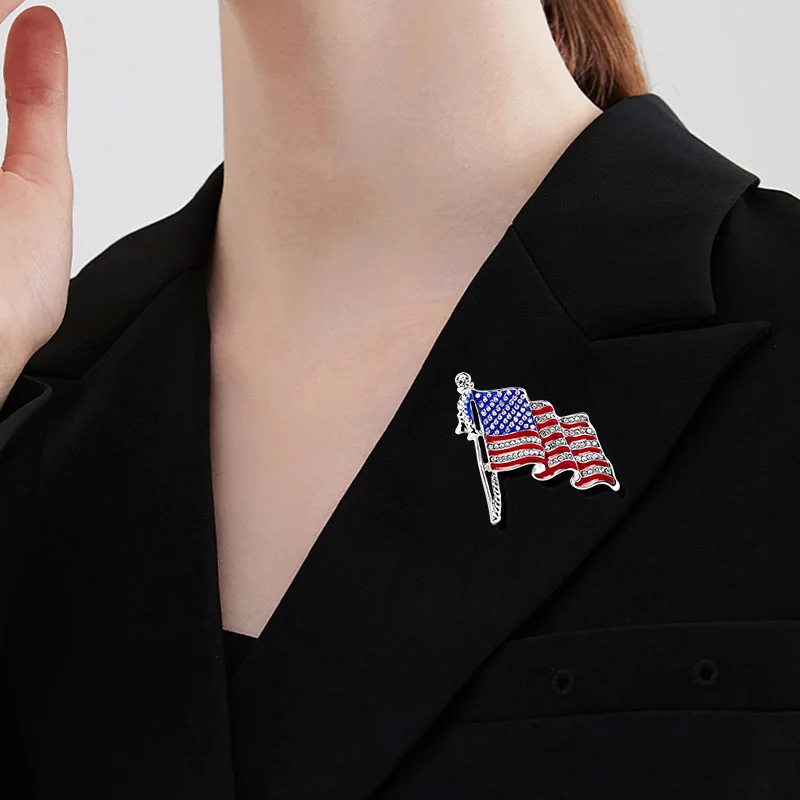 Enamel Crystal Waving USA American Flag Patriotic Corsage Brooch Pin for Clothes Scarf Bag Hat American Flag Brooches Lapel Pin