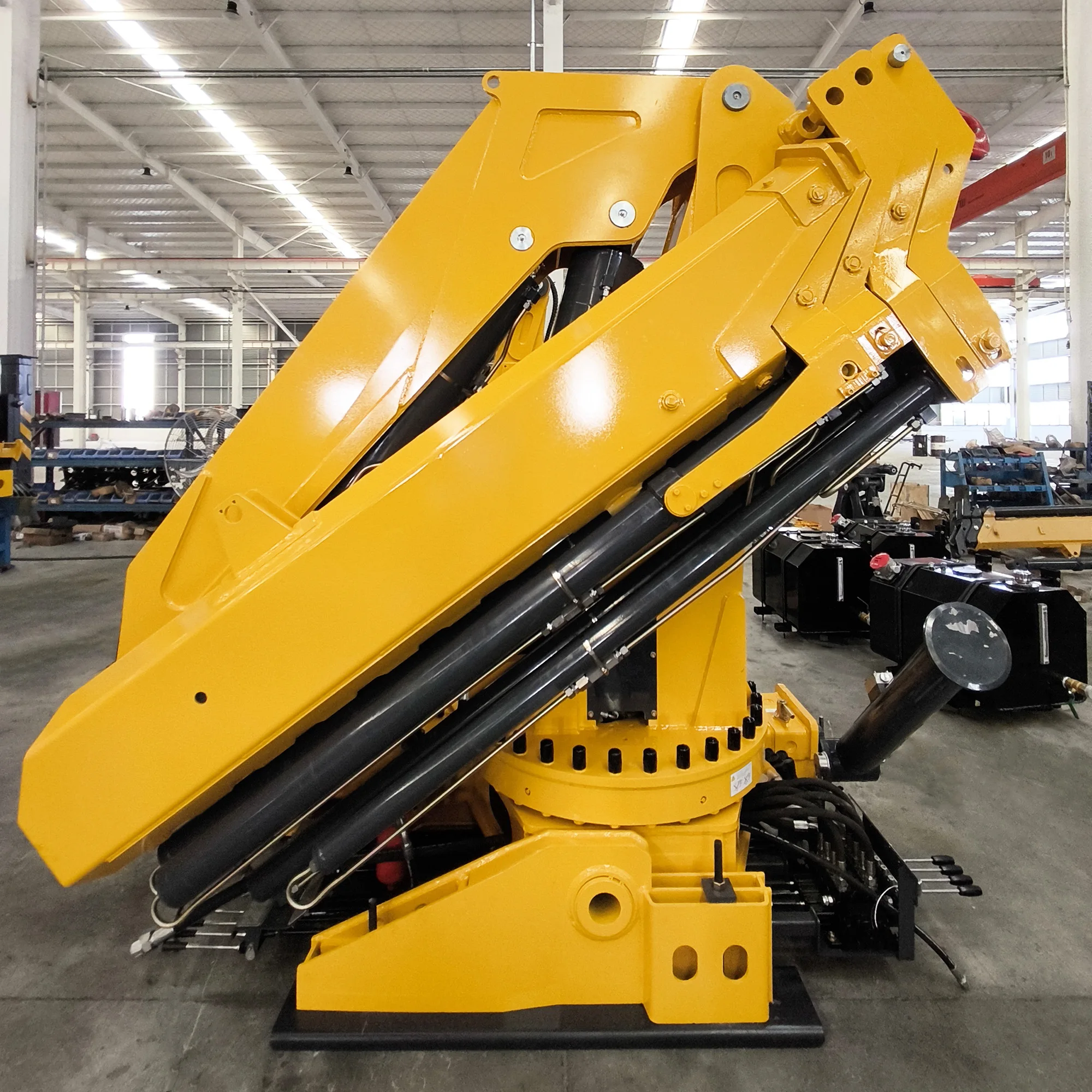 Hot Sale Hydraulic Lifting Equipment Crane 15 Ton Folded Boom Tow Large Crane Truck Mounted Crane With Core Gear Components