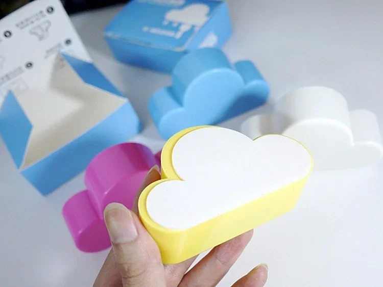 Creative Cloud Shape Magnetic Hooks Keyholder and Wall Decor Gift Unique Home Storage Rack and Hanger