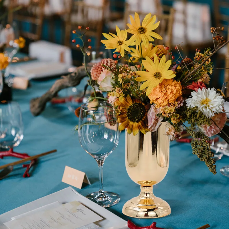 Wholesale Tall Dining Table Flower Vase hammered Metal Golden Flower Vase Wedding Decoration Centerpiece For Reception