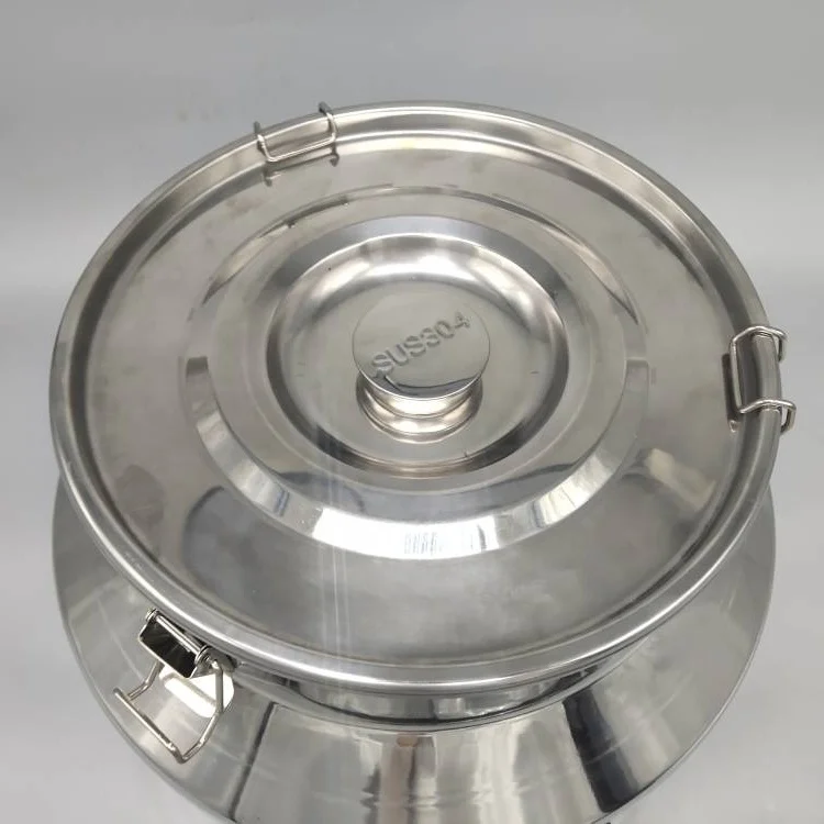 Thickened stainless steel fresh milk transportation sealed barrels