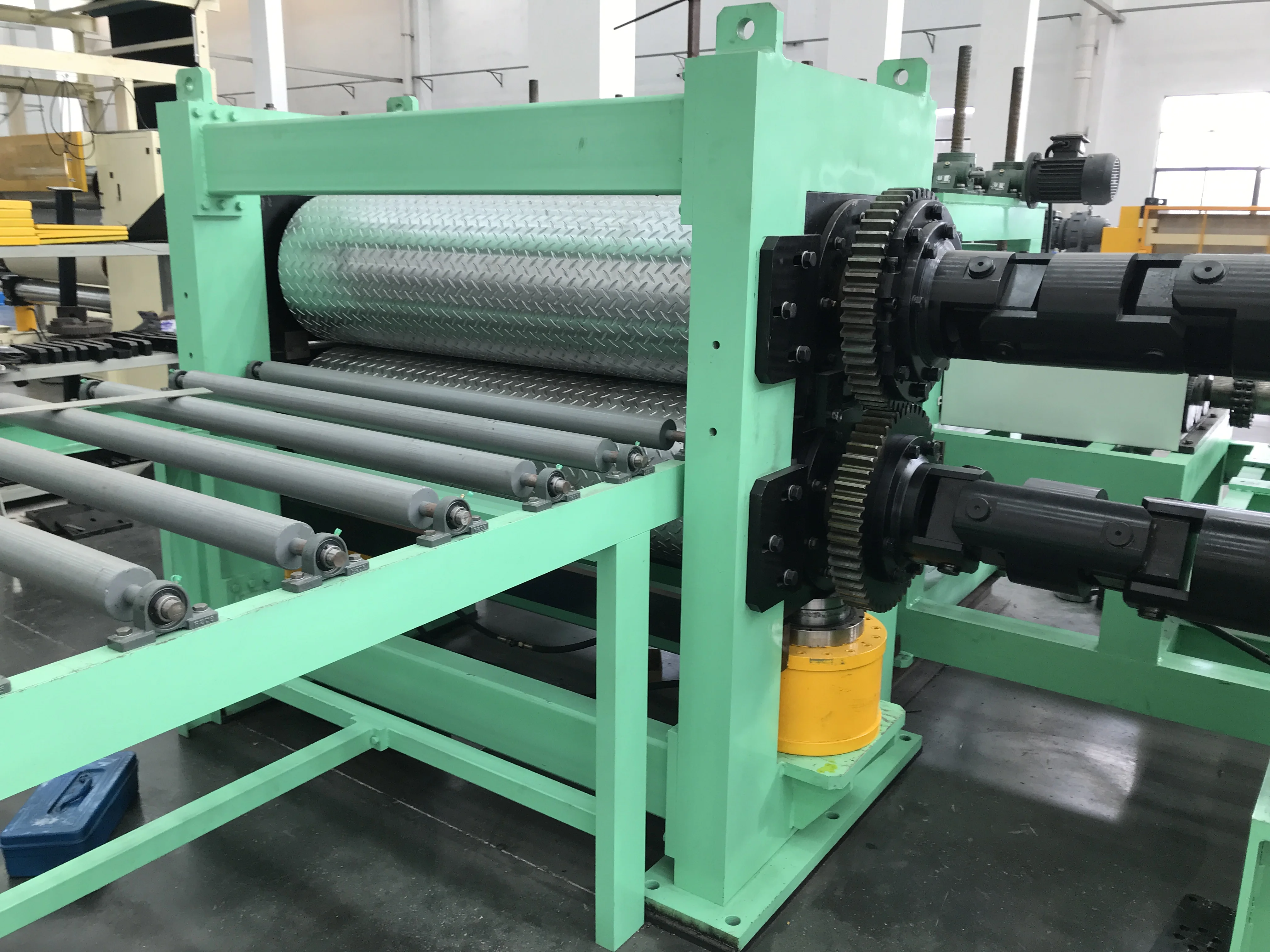 Aluminum steel iron metal checkered Plate embossing machine factory price