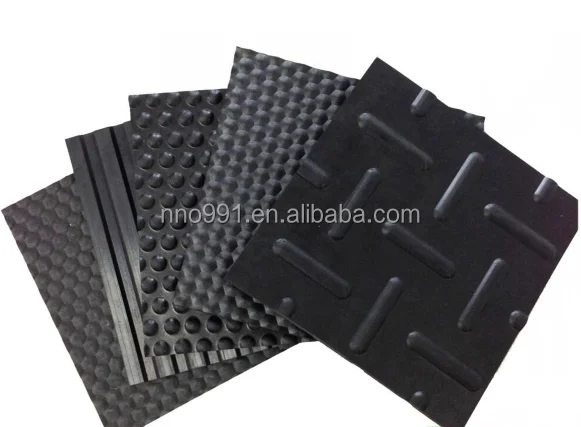 Блокировка 4 фута 6 футов 17 мм резиновые коврики для лошадей