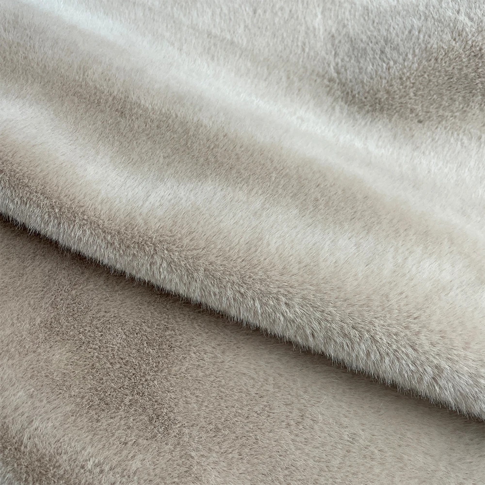 High Quality Comfort Luxury Mink Fox Fabric 100% Polyester Knitted Soft Rabbit Fur for Garments and Toys Mattress Use