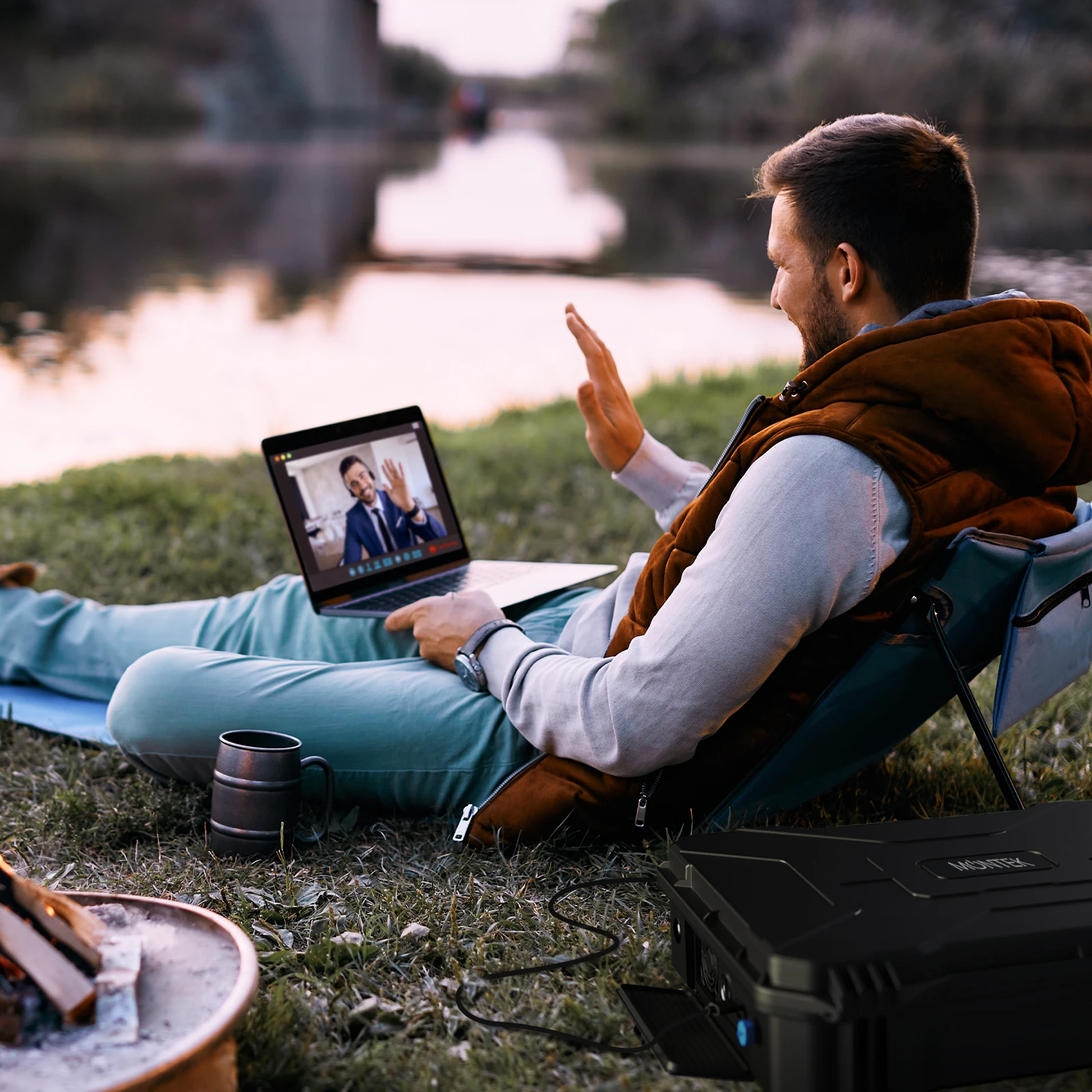 MONTEK 1000W Power Solar Generator Camping Emergency Home Backup Battery Solar Power Station