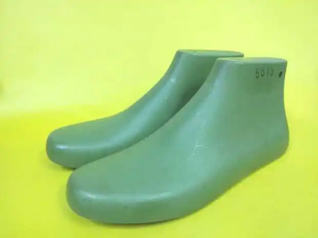 
High cutter sports running shoe lasts 