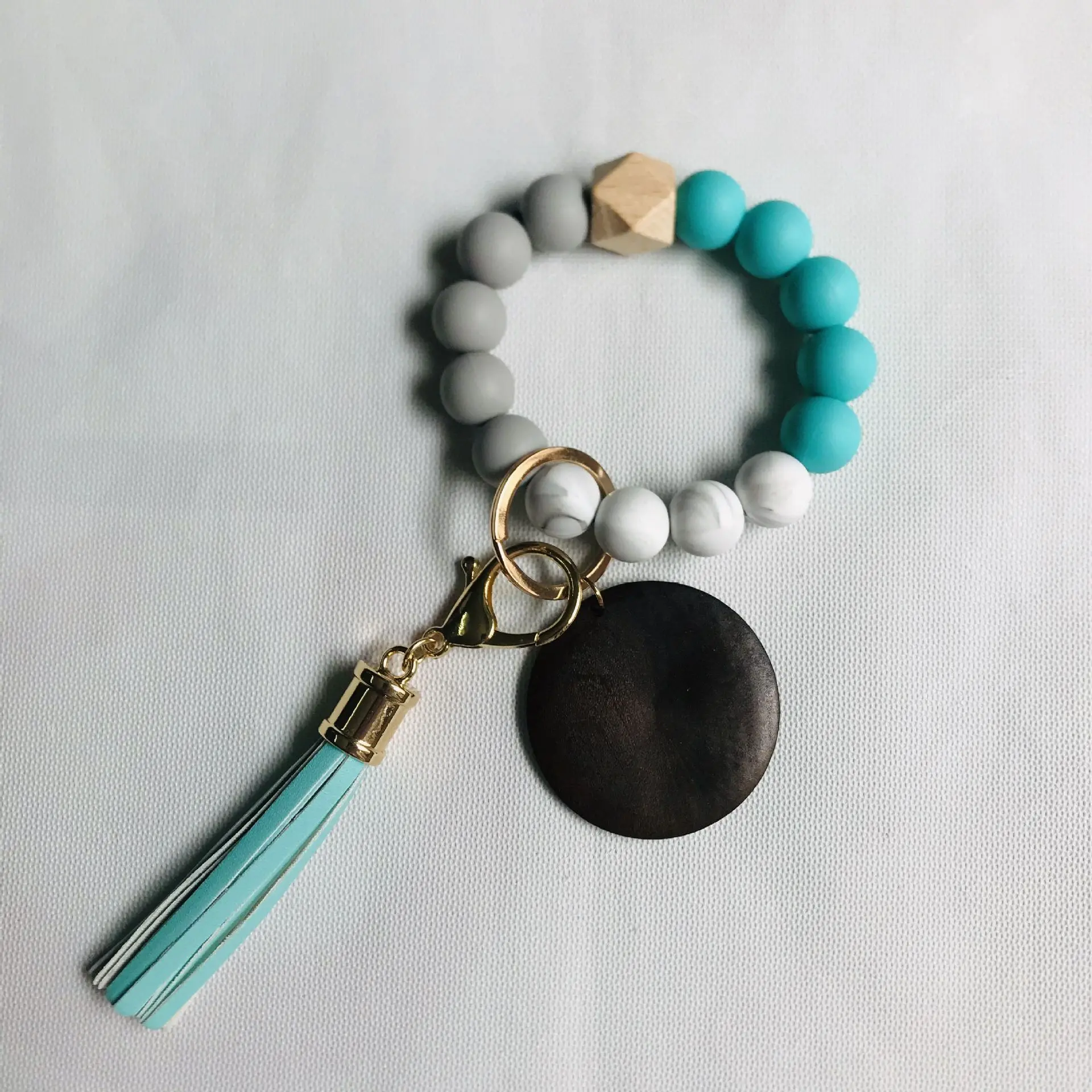 Christmas Gift Wholesale Monogram Silicone Custom Wooden Beads Disc Wriselect Keychain Holder