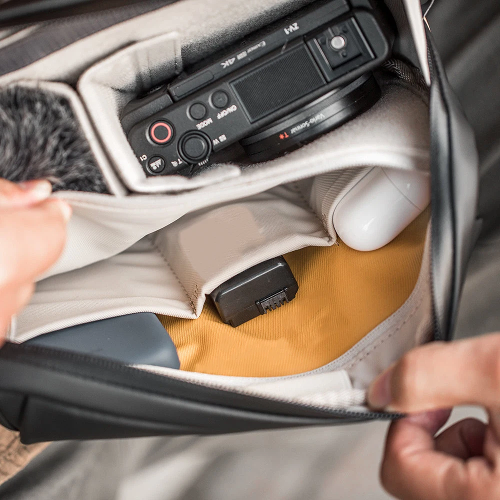 Portable Lightweight Camera Cross Body Bag with Convenient Shoulder Strap  for Photograph Accessories Organizing Unique Design