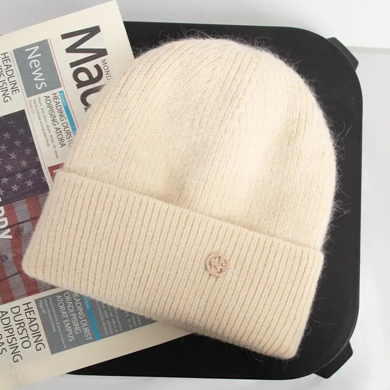 Оптовая продажа роскошные женские зимние вязаные шапки-бини с флисовой подкладкой и логотипом на заказ