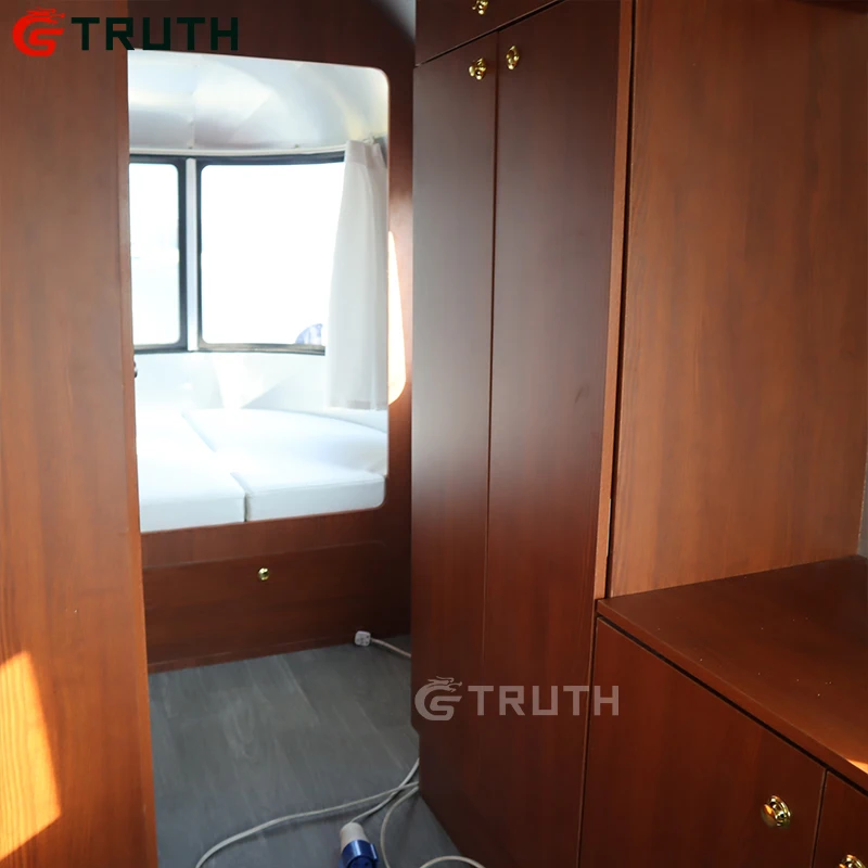 Large Size Luxury American Camping Travel Mobile House Camp  4x4  Airstream Camper Trailer