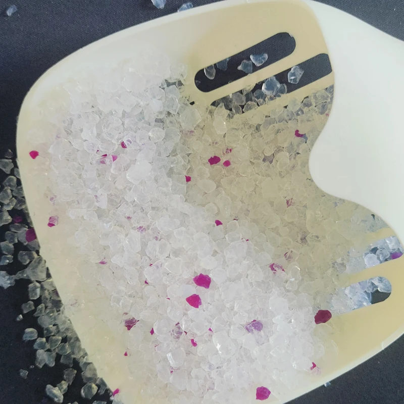 Factory Direct Wholesale 1-8mm 1.6kg Pet Products Supply Silica Gel Sand Filler Clean Blue Crystal Silicone Cat Litter