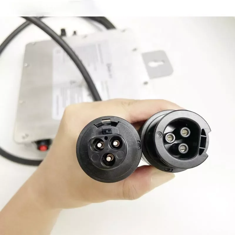 Deye Grid-tied Microinverter 1300-2000W DC/AC Micro Solar Inverters Wifi SUN1300-2000G3-US-220/EU-230