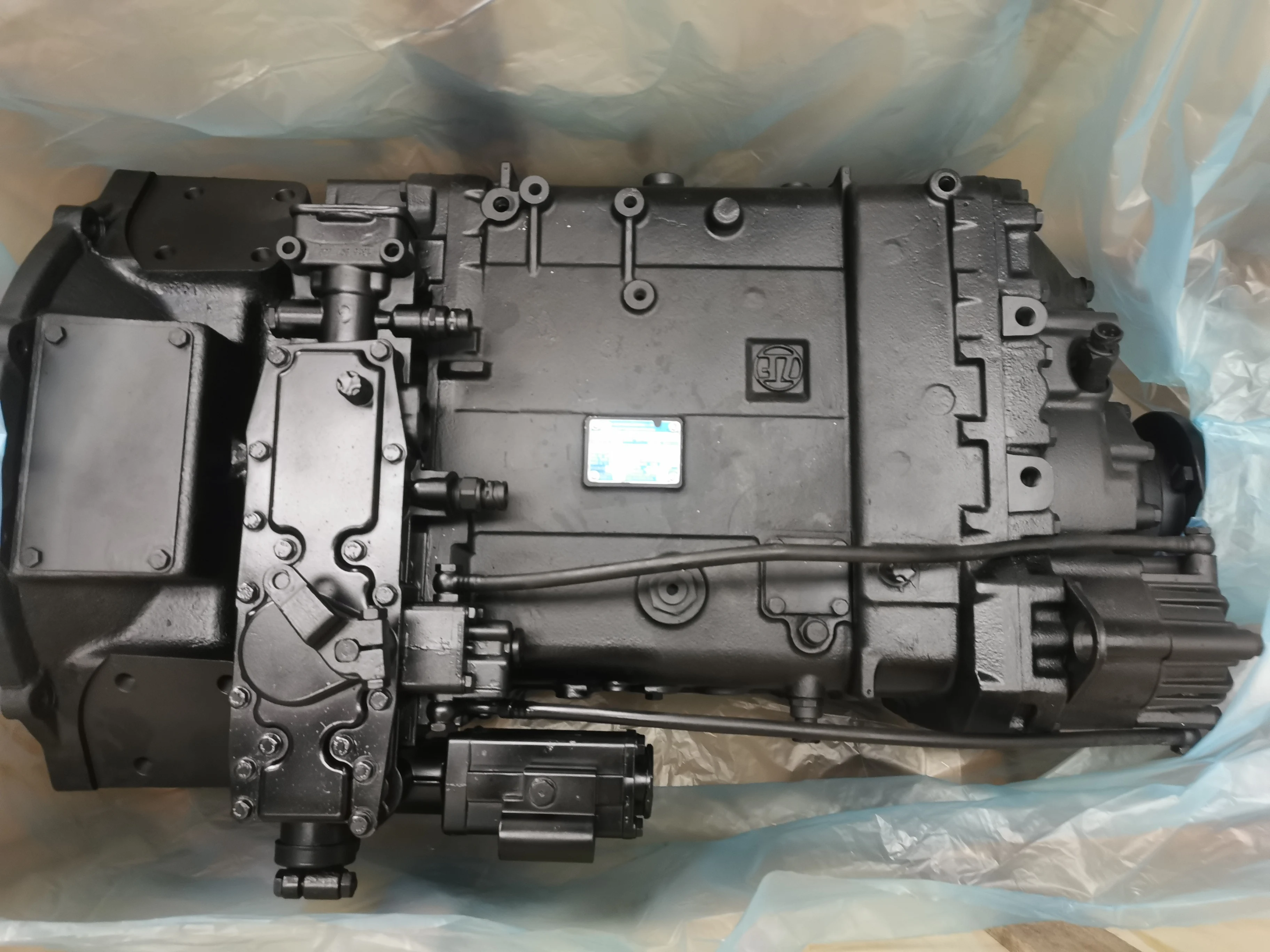 OEM 16S1650 gearbox transmission assembly gearbox assembly is used for truck parts, gearboxes and other parts