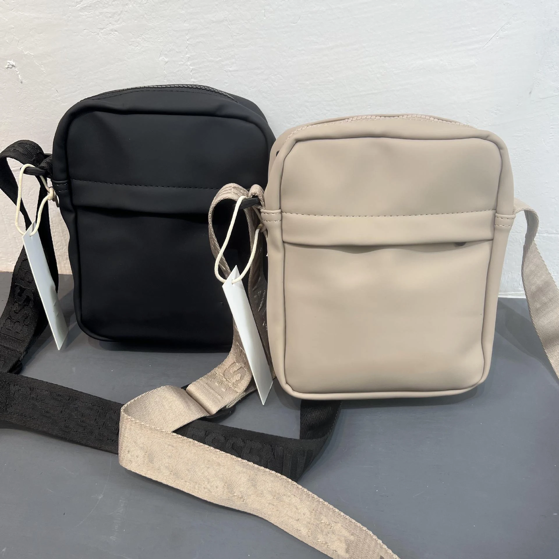 New Fashion Design Trendy Fog Essentials Luxury Custom Men Shoulder Bags Sling Durable Crossbody Messenger Bag