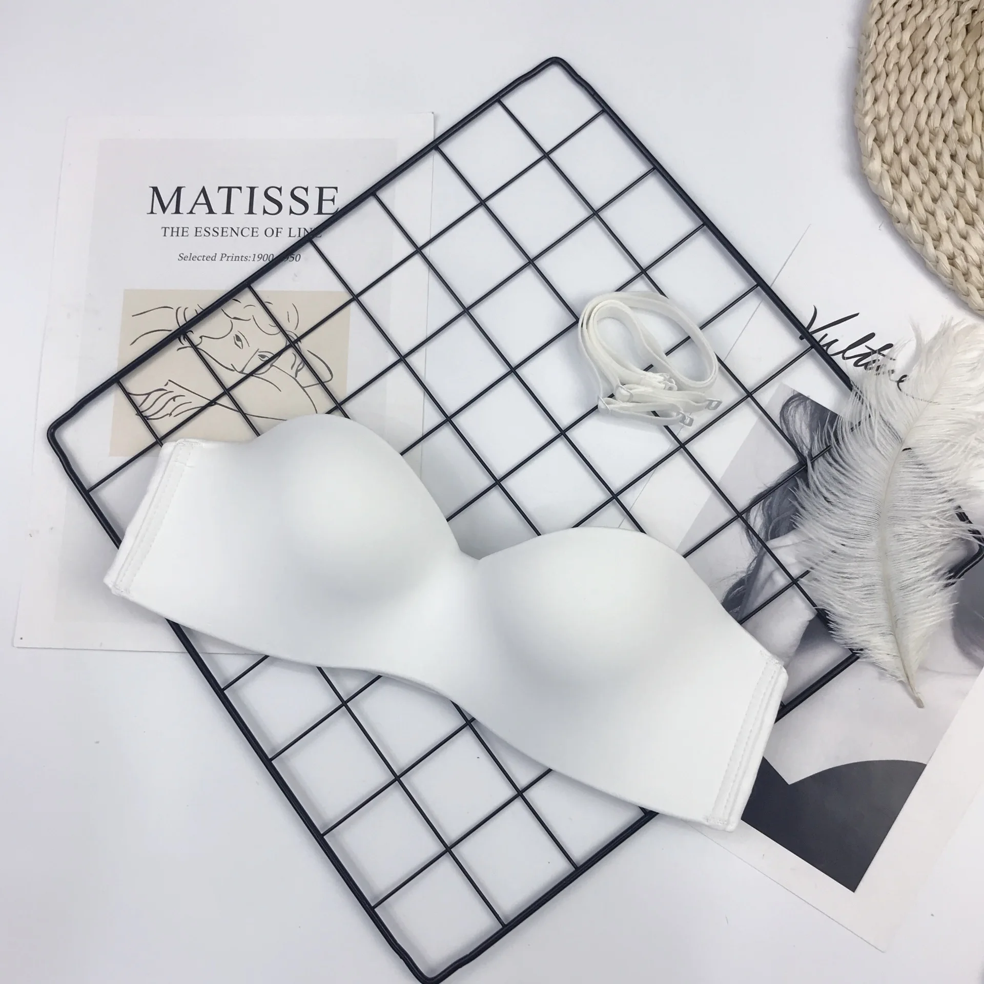 Hot Selling Summer Strapless Seamless Silicone Push Up Invisible Strapless Women One Piece Bra