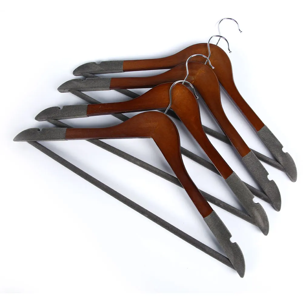 Inspring manufacturer wood velvet shoulder cloth hanger hotel wooden clothes hanging hangers