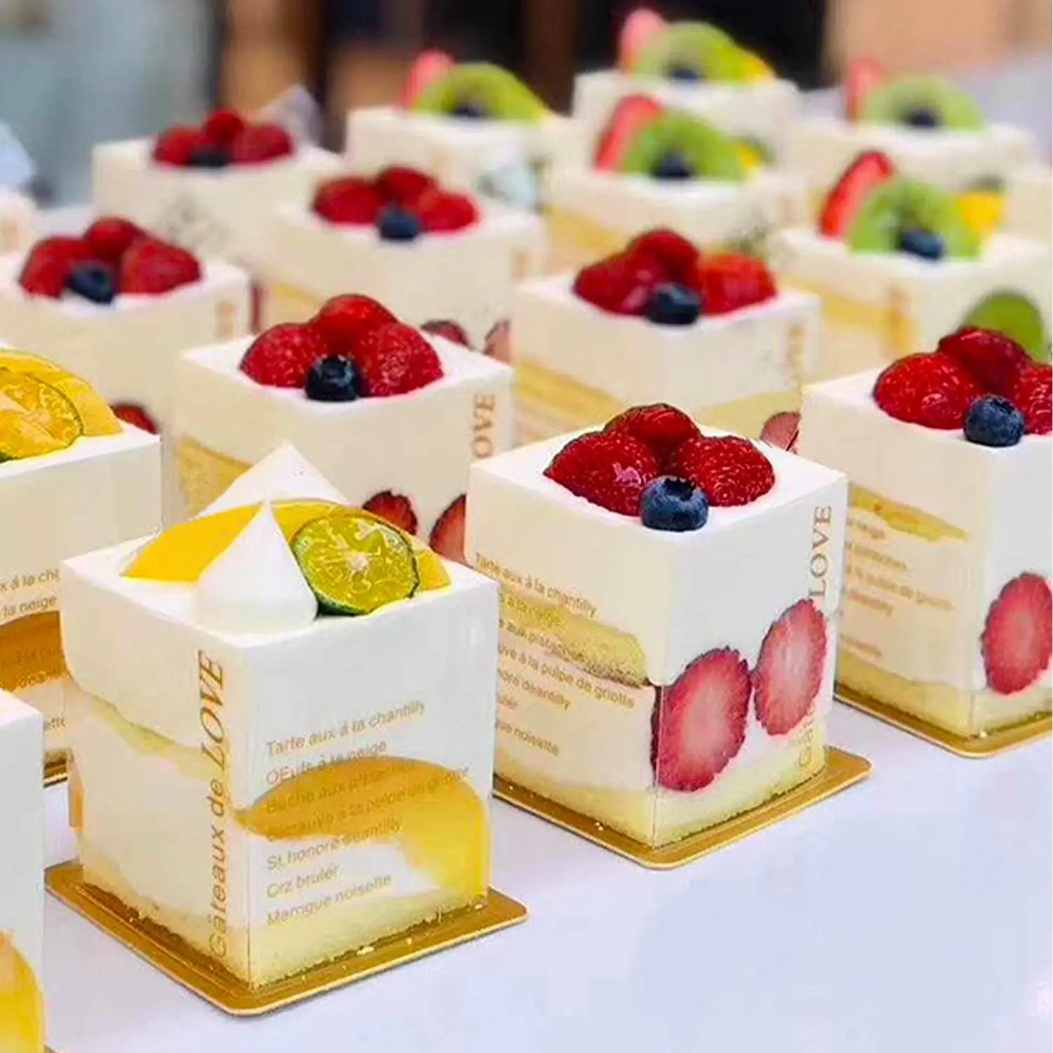 Wholesale Customization Dessert Displays Tray Round Square Rectangular Triangle Gold Mousse Cake Bases Boards Mini Cake Boards