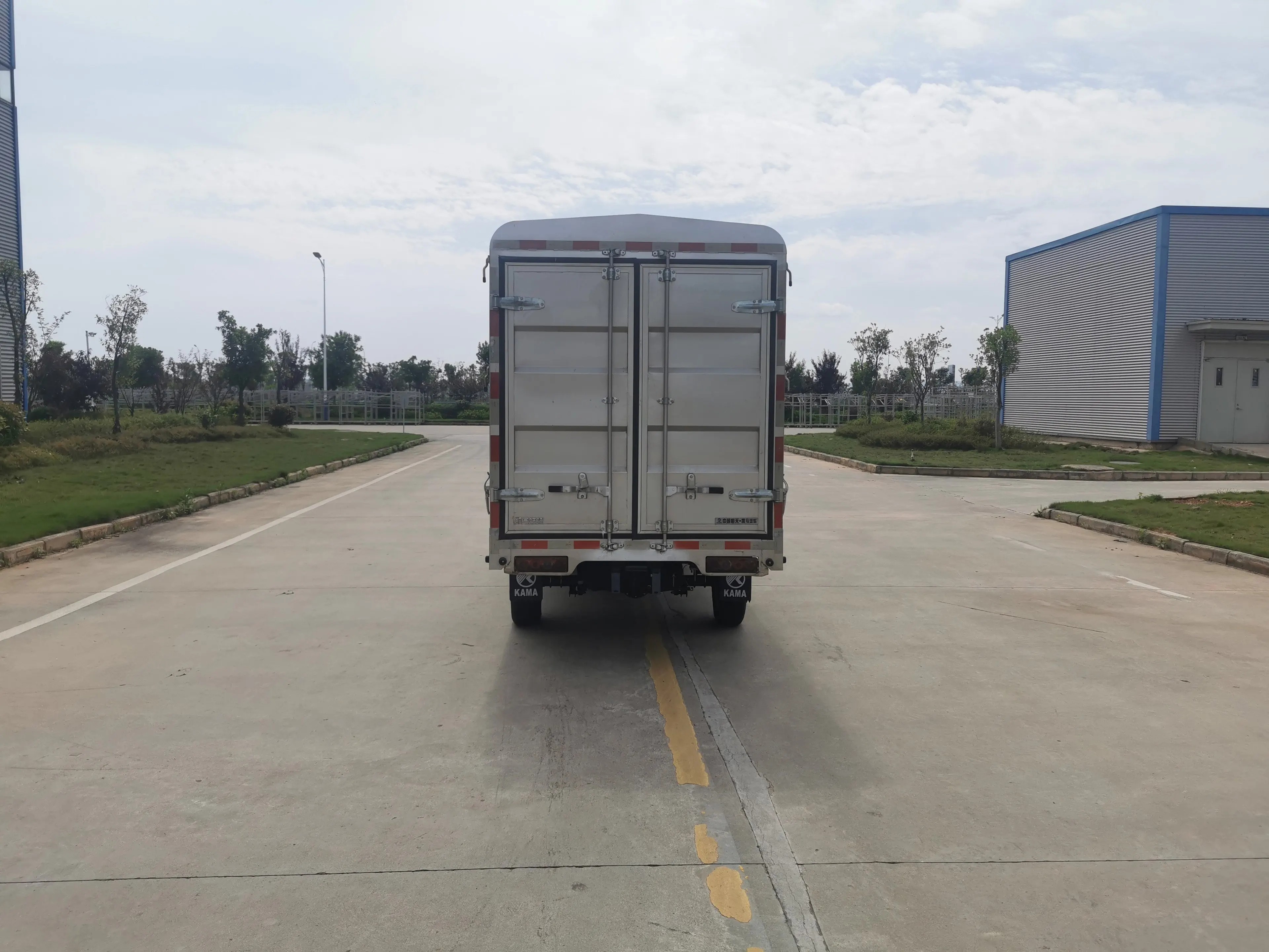Electric Mini Truck KAMA JunHang EV1 Single Row Box trucks UTV 41.93kWh For Transportation
