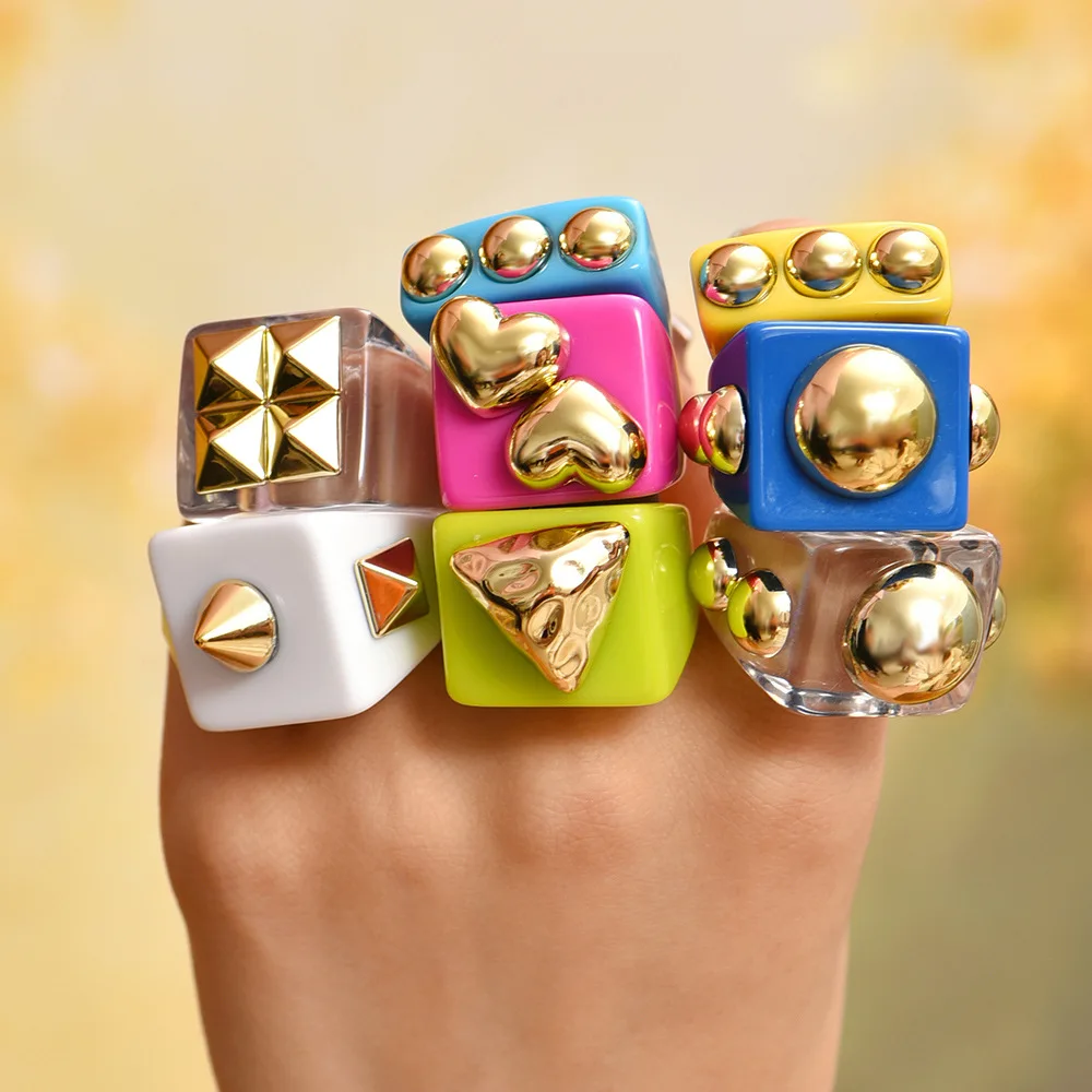 European CCB Heart Charm Finger Ring Fancy Geometrical Chunky Resin Rings for Girl Women Holiday