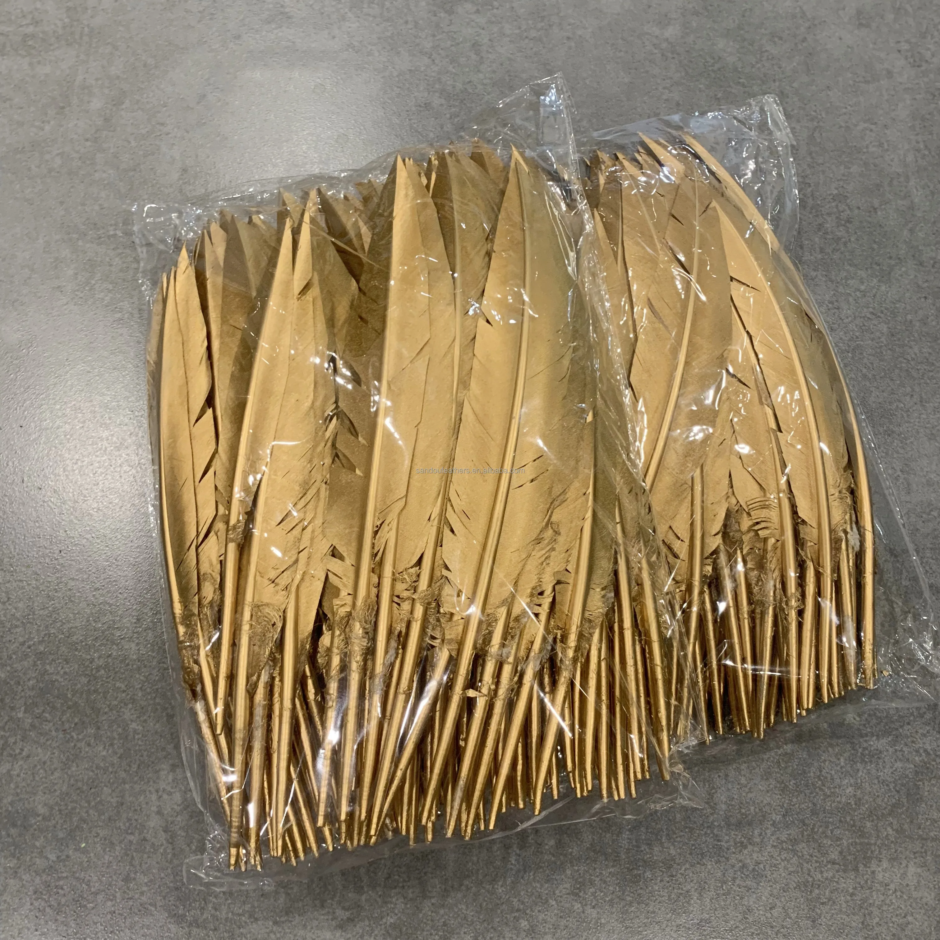 10-12 inch 25-30 cm Spray Gold Dipped Trimmed Narrow Turkey Quills Feather For Carnival Costume Backpacks Design Millinery Decor