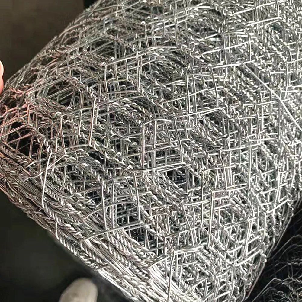 Hexagonal shape iron wire mesh fence metal galvanized woven reverse twist chicken fences net cage