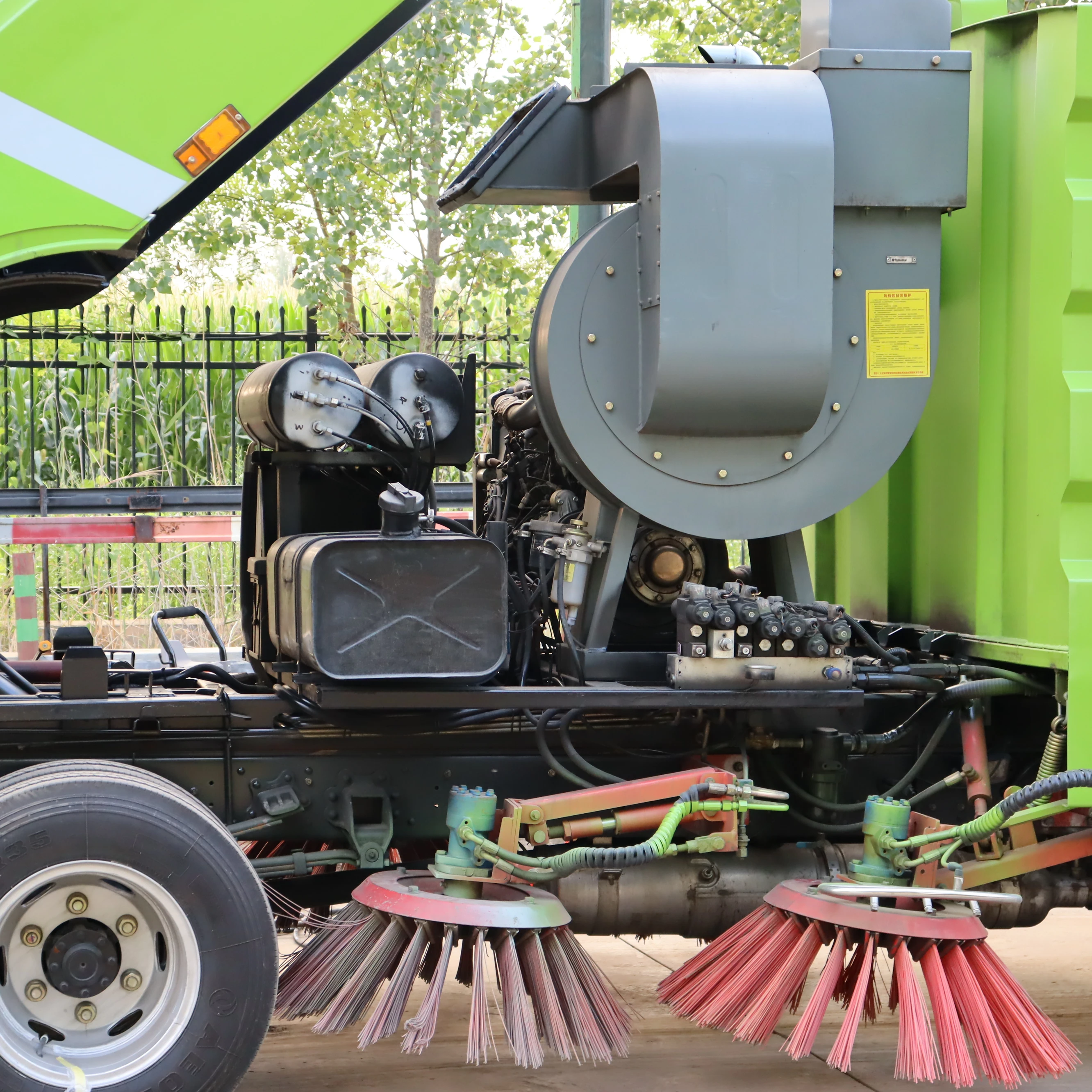 Street surface cleaning, washing and sweeping, large driving type dust removal and sweeping vehicle