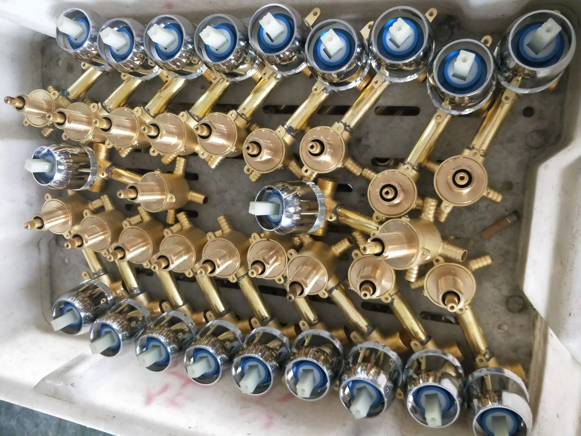 Factory hot sale 3/4/5 Function square handle brass bathroom taps  shower panel faucet