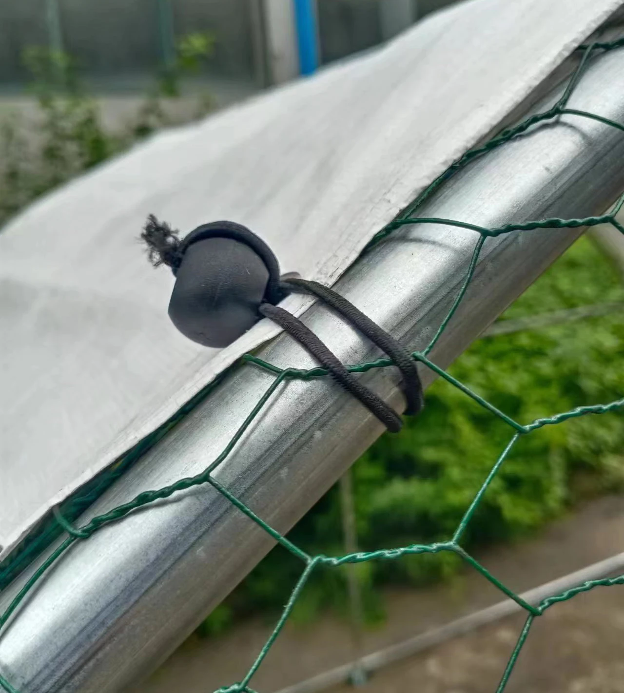 Тяжелая проволочная ограда для куриного дома в форме шпиля уличная куриная ручка двора с водонепроницаемым и УФ-покрытием